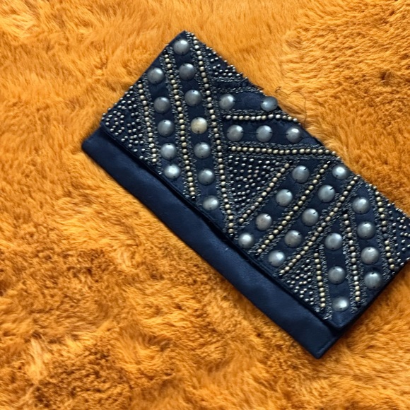 Express small clutch . Have some defects